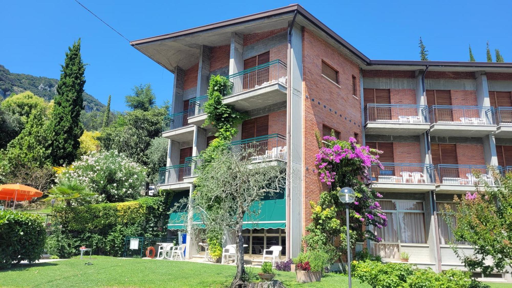 Hotel Gabbiano - Garda Lake Collection Eksteriør bilde